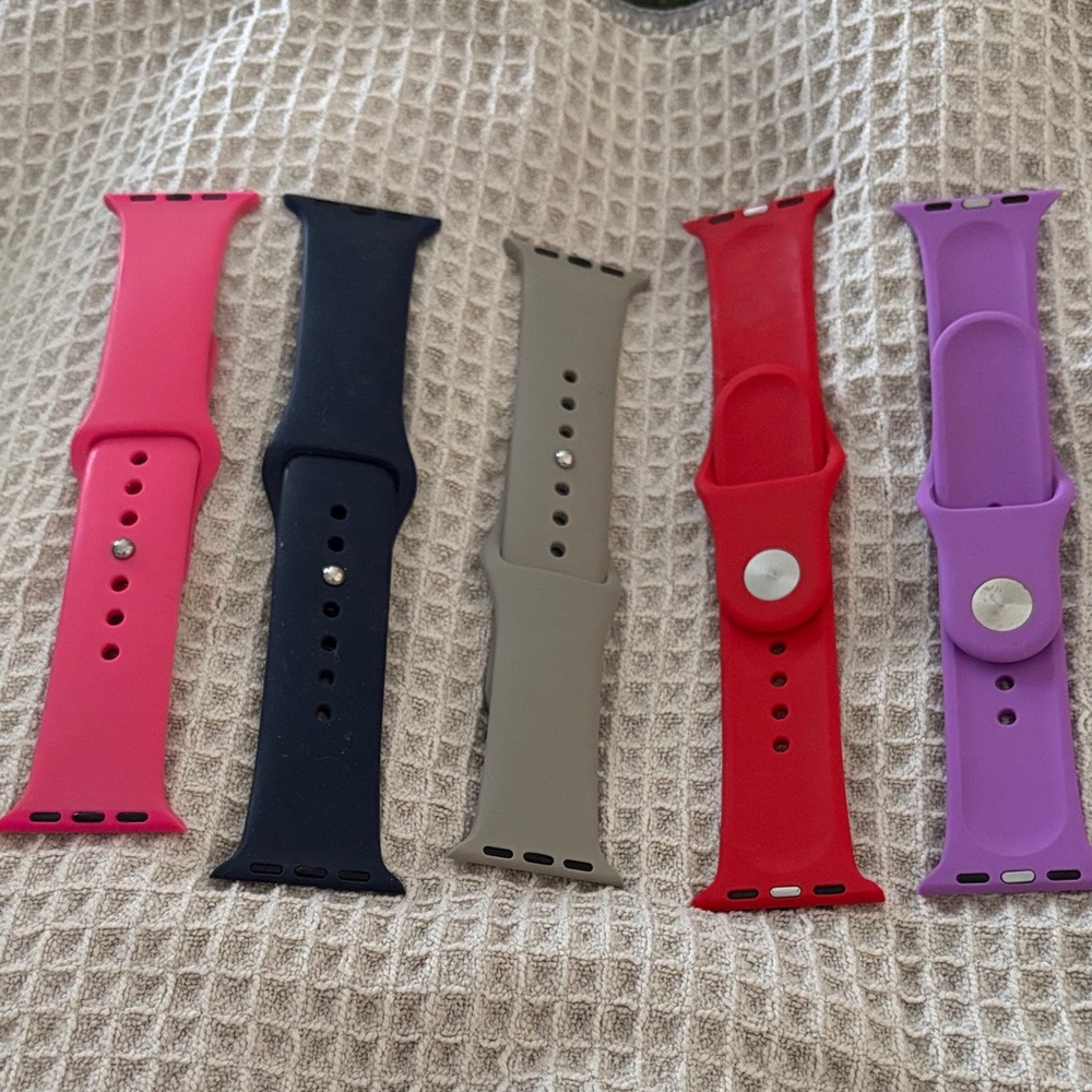 ❇️SALE❇️Silicone apple Watch Bands - Multiple Colors